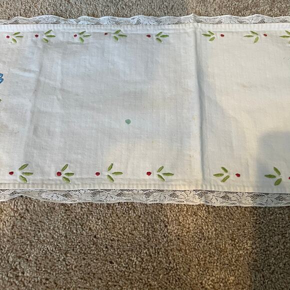 Vintage Handsewn Embroidered Floral Dresser Scarf Table Runner - Picture 5 of 13